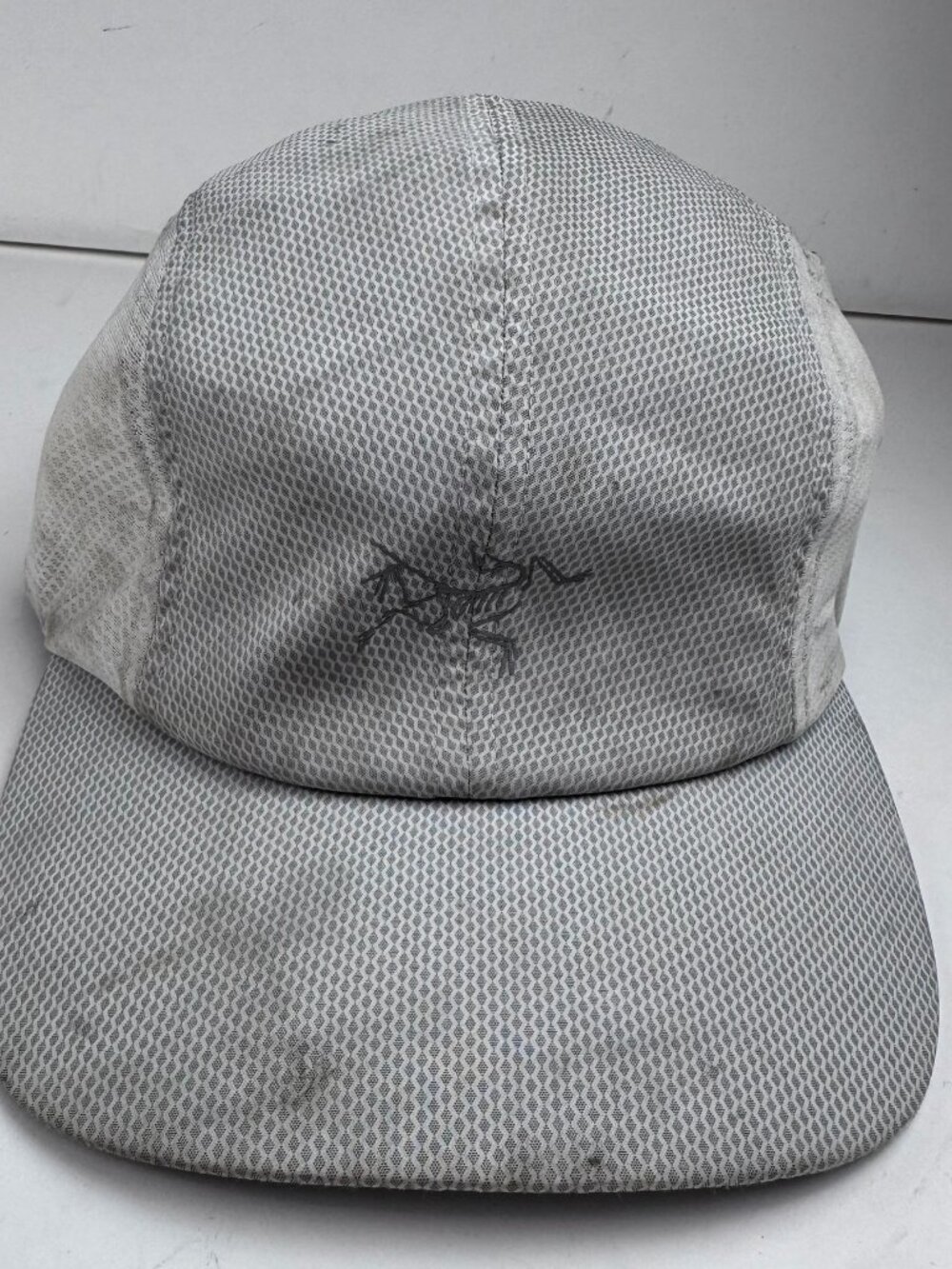 Arc'teryx 5 Panel Mesh Running Hat Cap Gray One Size Fits All Stained Flaws